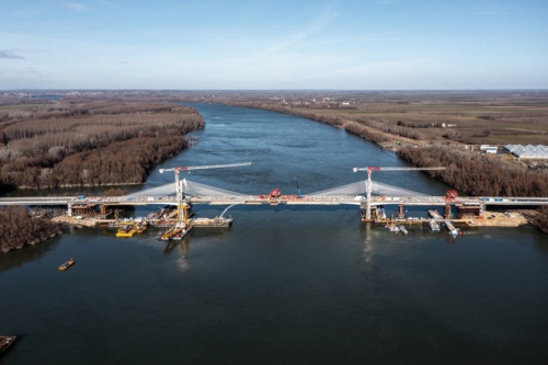 Építés alatt aKalocsa–Paks közötti új Duna-híd.